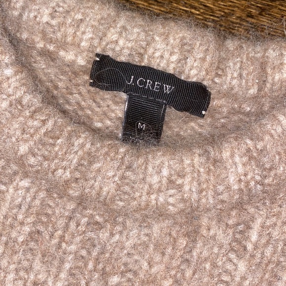 Size medium gently warn jcrew sweater - Picture 2 of 4